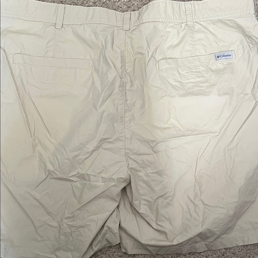 Columbia Light Khaki Outdoor Shorts